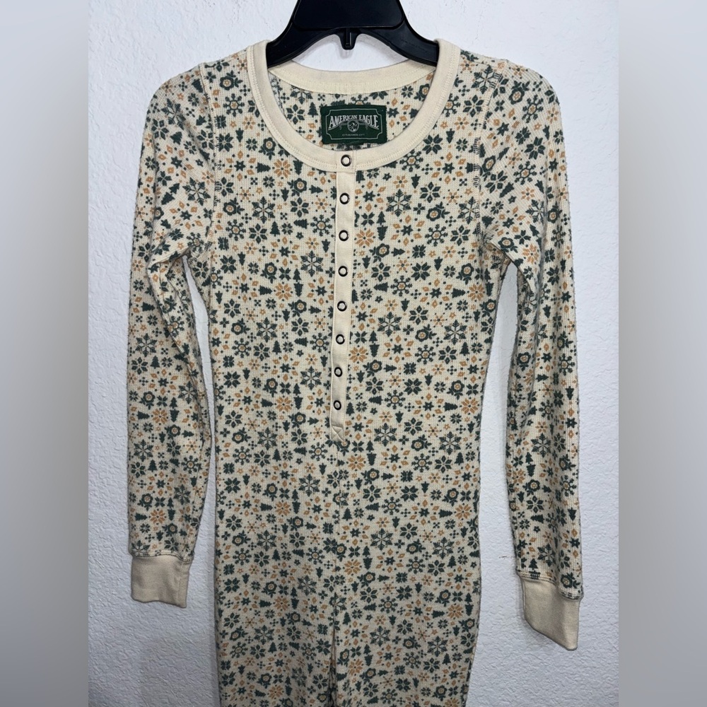 American Eagle Waffle Long-Sleeve Relaxed Fit Holiday Onesie - Picture 3 of 6